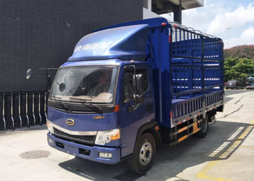 卡車過磅現(xiàn)場(chǎng)